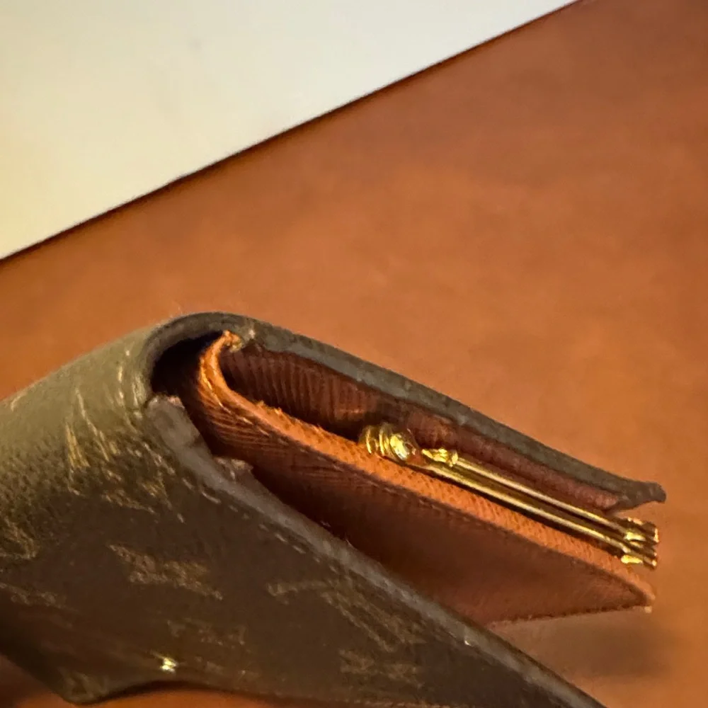 Louis Vuitton Classic Monogram Vintage Wallet - Picture 9 of 16